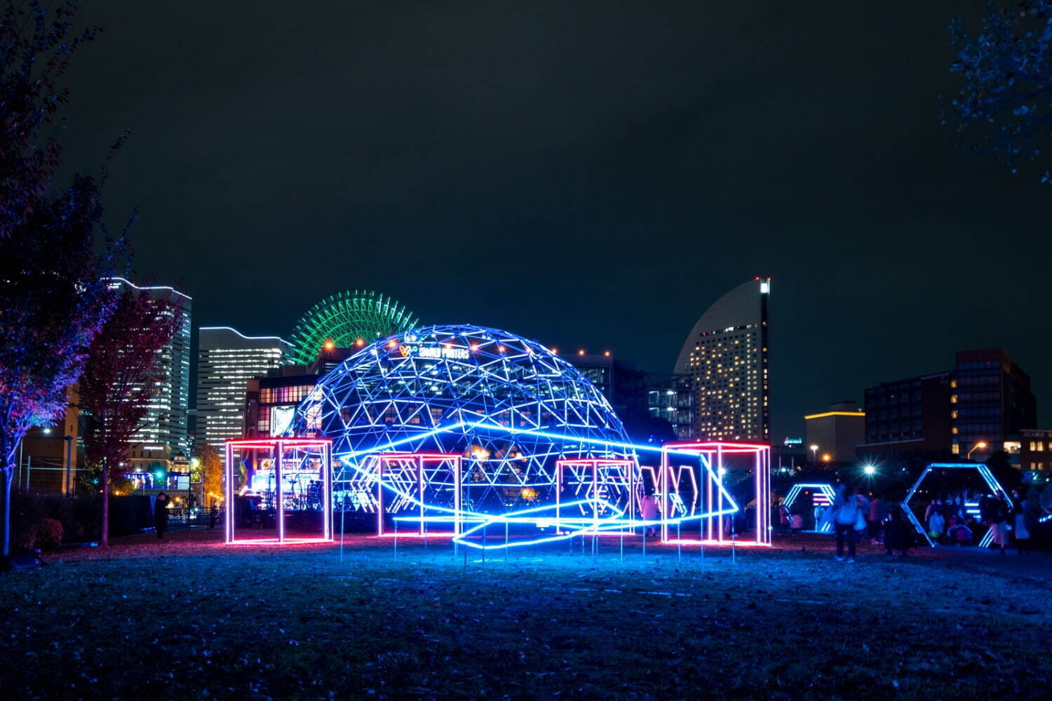 横浜・みなとみらいのアートイルミネーション「ヨルノヨ」全34の施設が連動する、光と音の演出｜写真12