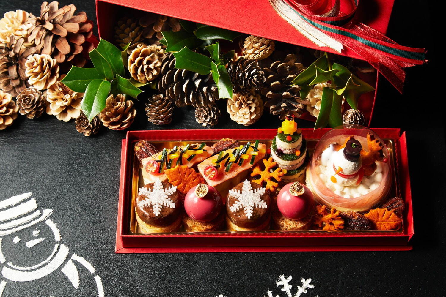 ANAインターコンチネンタルホテル東京の22年クリスマスケーキ、“金色”ブッシュ・ド・ノエルなど｜写真5