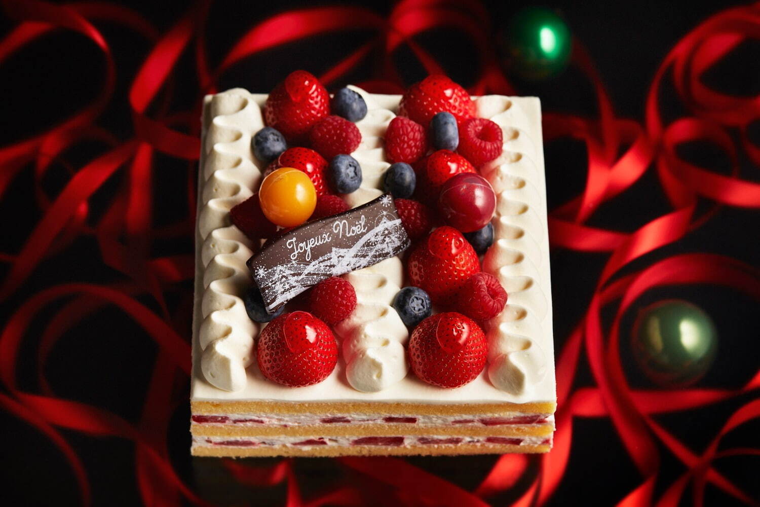 「ストロベリーショートケーキ」5,800円(16cm×16cm)／4,800円(13cm×13cm)