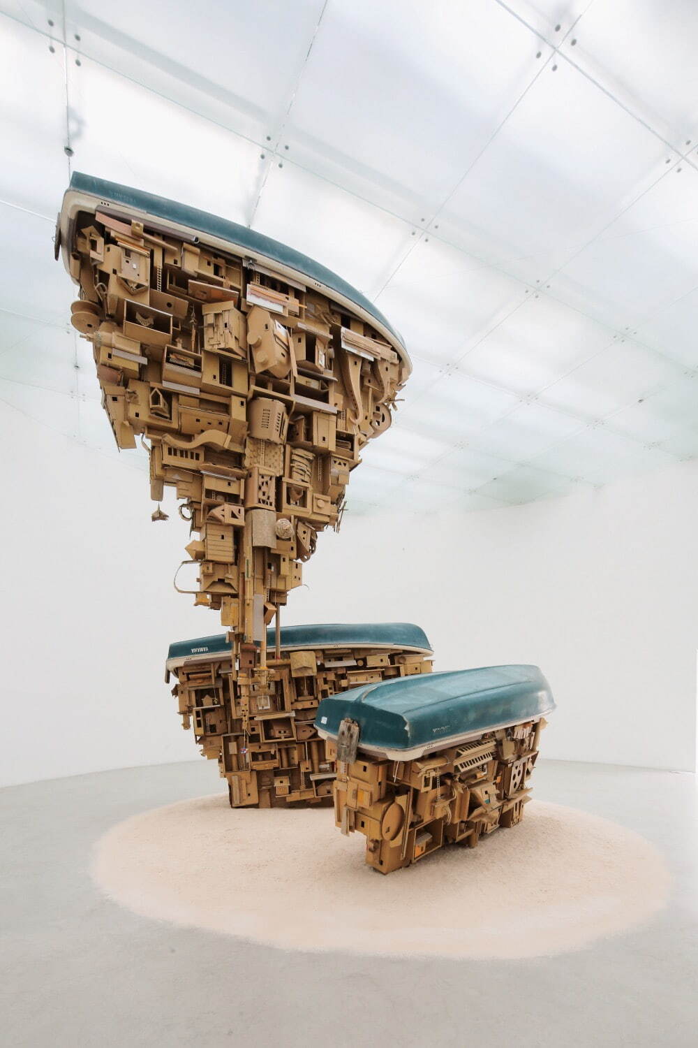 イザベル＆アルフレド・アキリザン《移動：もうひとつの国》2014年 金沢21世紀美術館蔵
photo: KIOKU Keizo