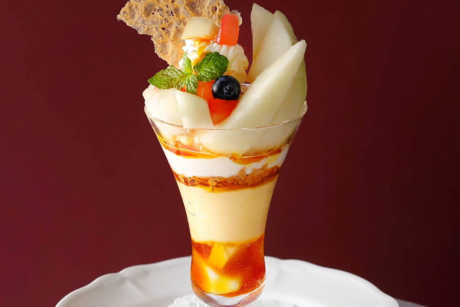 パフェ｜資生堂パーラー 銀座本店サロン・ド・カフェから完熟ラ・フランスの限定パフェ、メープルソースを合わせて