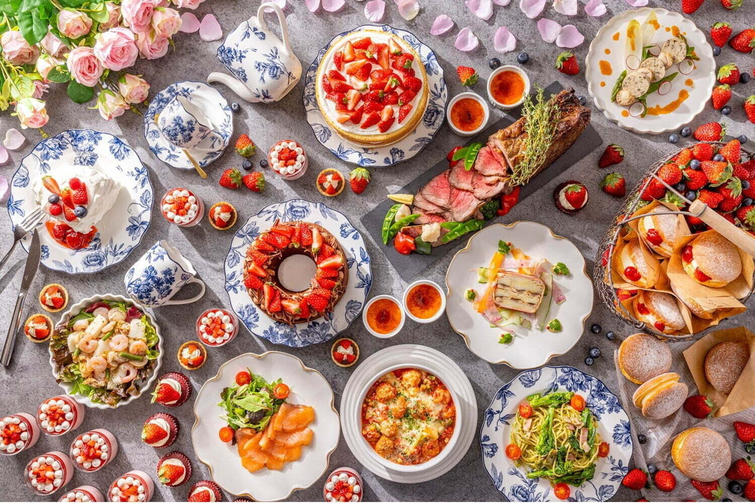 いちごビュッフェ特集＜2023＞予約必須！東京・大阪など、人気ホテルの苺スイーツ食べ放題