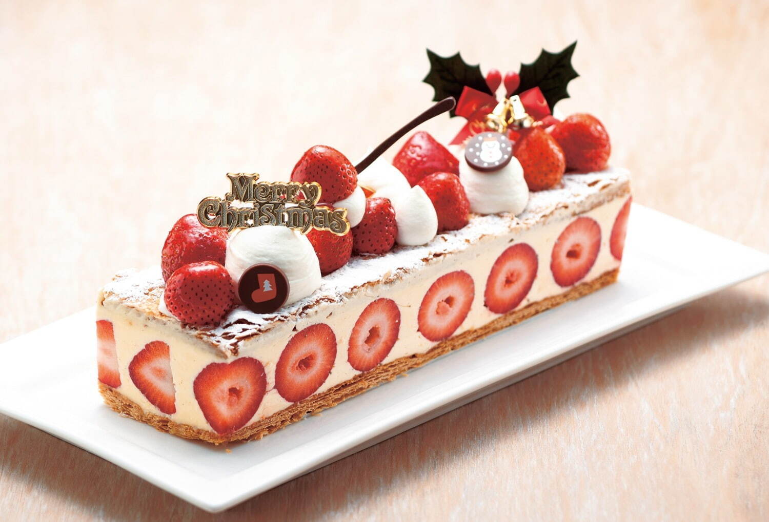 横浜ロイヤルパークホテルの2022年クリスマスケーキ、“雪だるま”を飾ったブッシュドノエルなど｜写真4