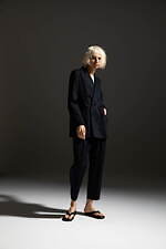 ローブス＆コンフェクションズ 2023年春夏コレクション、“テーラードアイテム”にフォーカス｜写真24