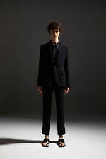 ローブス＆コンフェクションズ オム 23年春夏コレクション、上質なモダンテーラリングの追求｜写真1