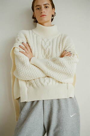 エミ(emmi) 2022-23年秋冬ウィメンズコレクション  - 写真11