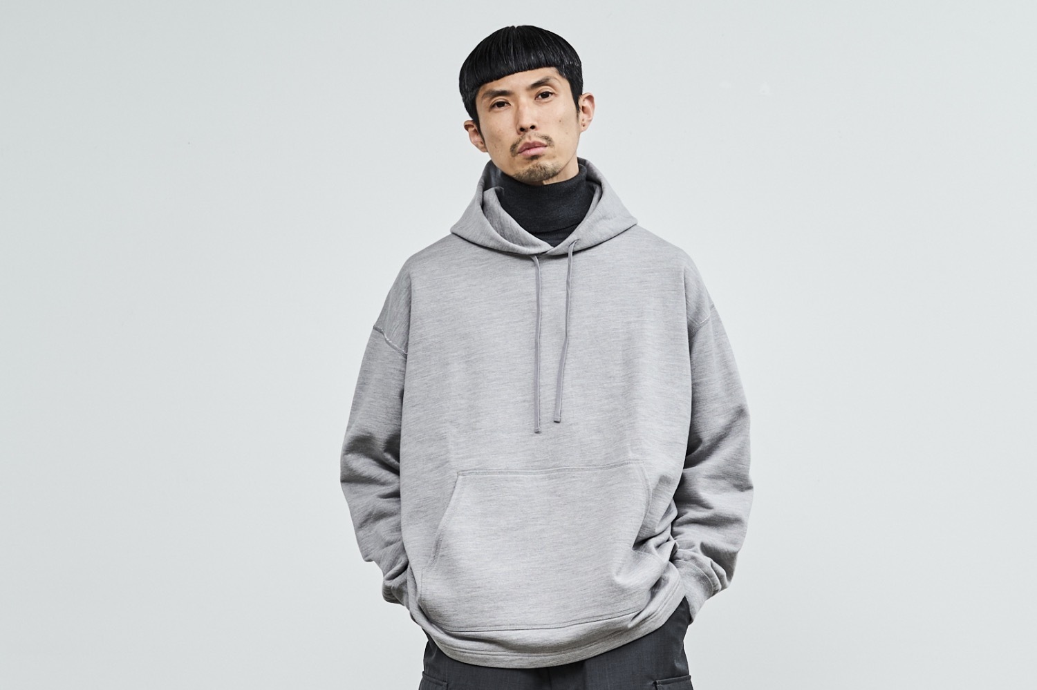 グラフペーパーの新作スウェット、ミニマル＆オーバーサイズに仕上げたフーディーやクルーネックなど