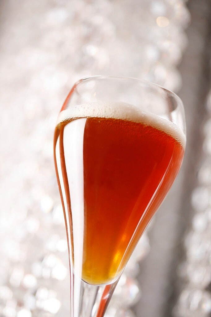 “熟成させる”限定ビール「麦のワイン」、濃厚＆蜜のようにとろりとした口当たり｜写真3