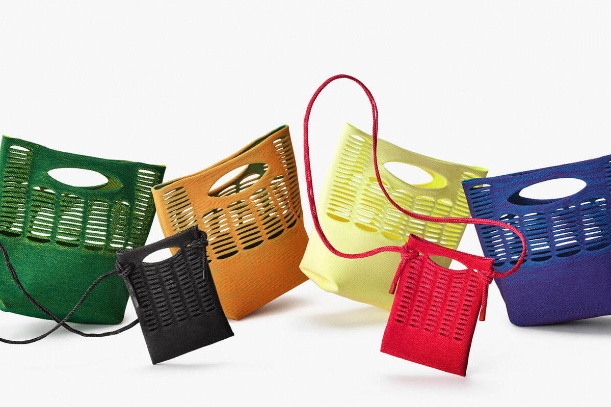 伊勢丹新宿店22年クリスマス、グッド グッズ イッセイ ミヤケやミナ ペルホネンの限定バッグなど