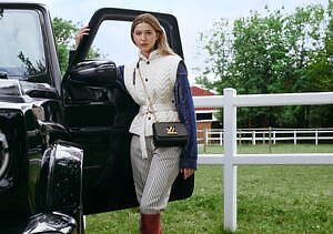 ルイヴィトン　トレーナー　LOUISVUITTON ツイストロック ツイスト WEST エピ｜ルイ・ヴィトン 公式サイト - M24549