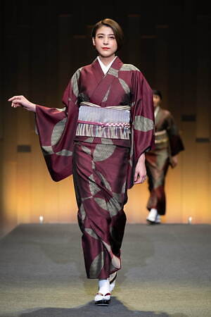 篠屋卯兵衛(Sasaya Uhei) 2022-23年秋冬ウィメンズ&メンズコレクション  - 写真25