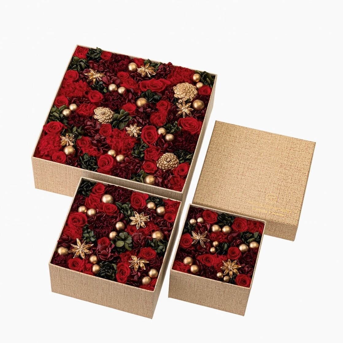 ニコライ バーグマン“クリスマスカラー”のフラワーボックス、赤い花々×ゴールドのオーナメント｜写真11