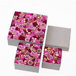 ニコライ バーグマン“クリスマスカラー”のフラワーボックス、赤い花々×ゴールドのオーナメント｜写真5