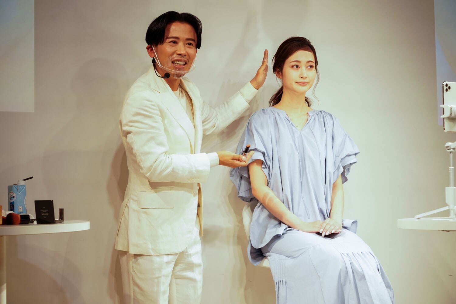エトヴォス23年春夏コスメ、“朝焼けカラー”の4色アイパレ&“ハニーイエロー”の限定色リップ｜写真11