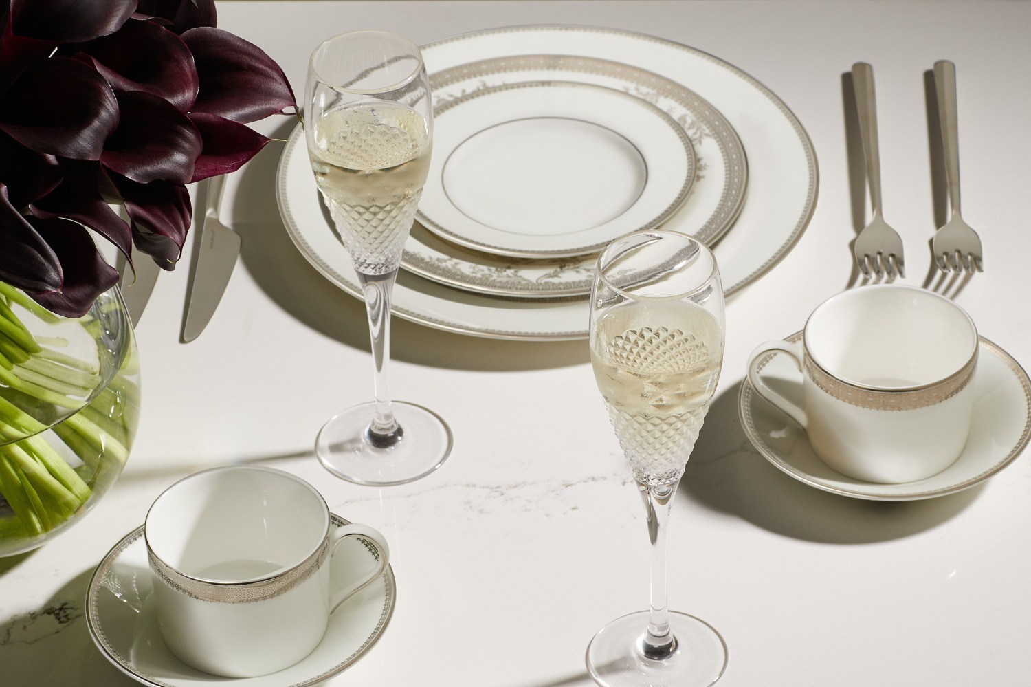 ウェッジウッド新作「ダイヤモンド モザイク」“ダイヤモンド”着想のワイン＆シャンパングラス