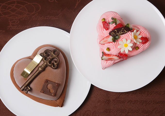 バレンタイン限定のアイスクリームケーキ「アントルメグラッセ」 - 華やかなハート型ケーキ5種が発売 | 写真