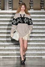 マックスマーラ 2024年リゾートコレクション - ミッドサマーの夢｜写真11