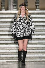 マックスマーラ 2024年リゾートコレクション - ミッドサマーの夢｜写真13