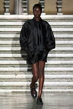 マックスマーラ 2024年リゾートコレクション - ミッドサマーの夢｜写真2