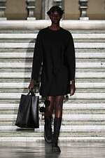 マックスマーラ 2024年リゾートコレクション - ミッドサマーの夢｜写真9