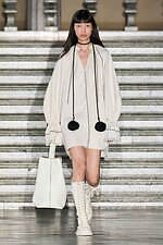 マックスマーラ 2024年リゾートコレクション - ミッドサマーの夢｜写真8