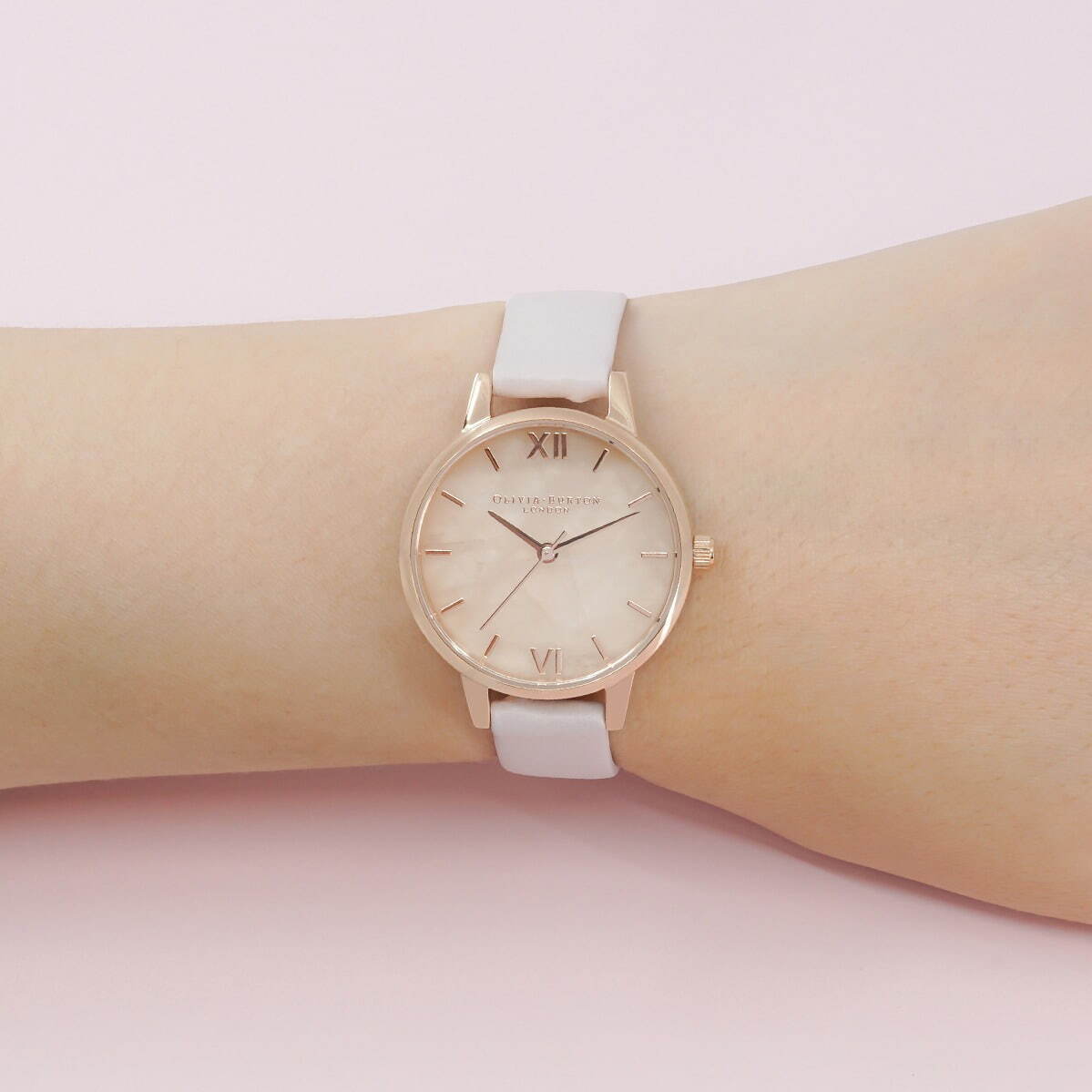 オリビア・バートンのクリスマス、ローズクォーツ輝く腕時計＆ローズゴールドベルトの限定セット｜写真9