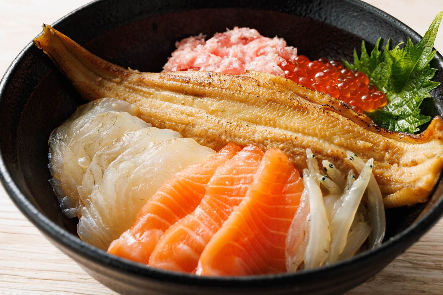 「ノドグロ入りふくしま全部のせ丼」