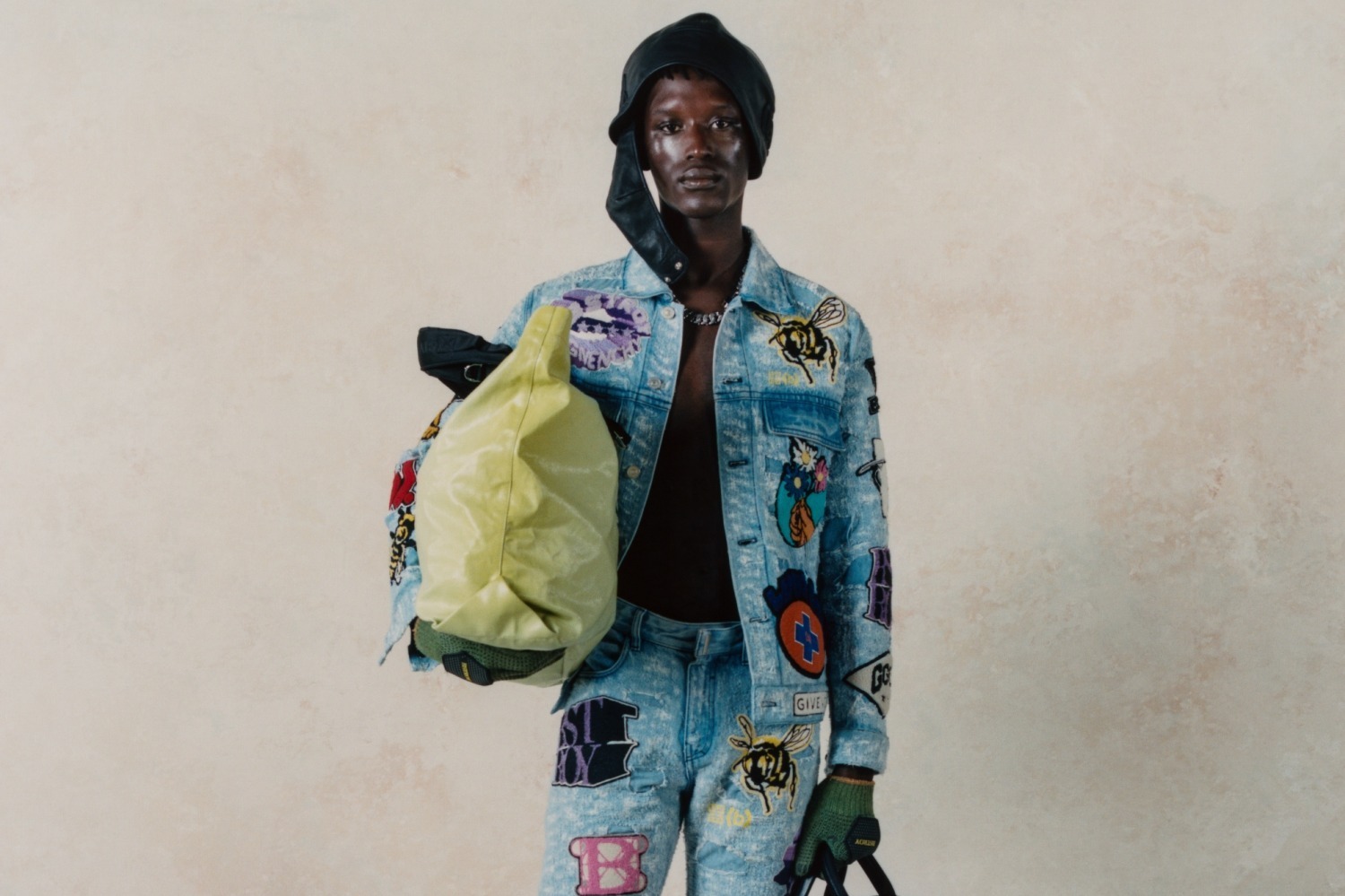 ジバンシィ×BSTROY“鮮やかな色彩”の総柄Tシャツや“パッチワーク”バックパックなど