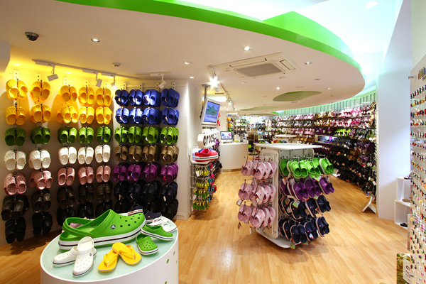 クロックス(crocs)渋谷スペイン坂店オープン！の画像1