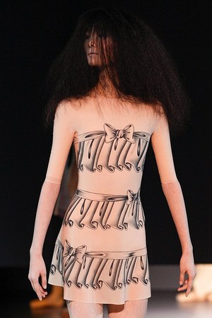 ヴィクター＆ロルフ オートクチュール(VIKTOR & ROLF Haute Couture) 2014年春夏ウィメンズコレクション  - 写真9