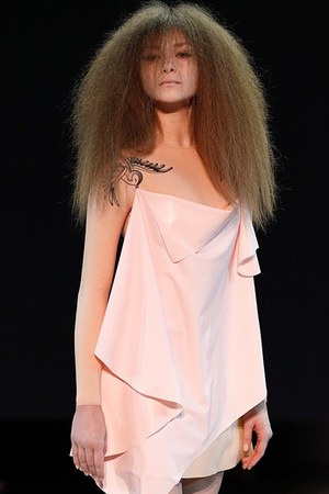 ヴィクター＆ロルフ オートクチュール(VIKTOR & ROLF Haute Couture) 2014年春夏ウィメンズコレクション  - 写真15