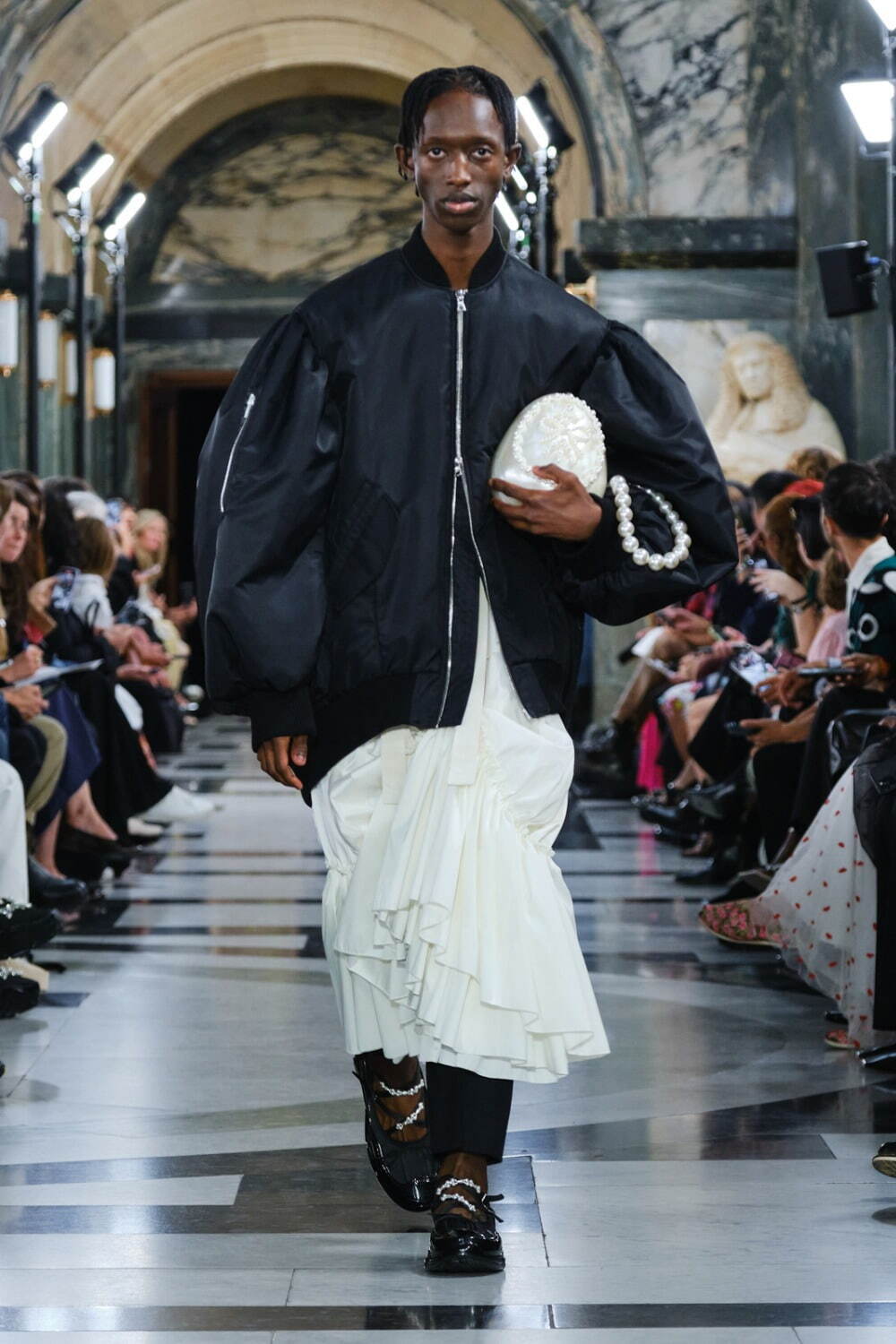 シモーネ ロシャ(SIMONE ROCHA) 2023年春夏ウィメンズ&メンズコレクション  - 写真13