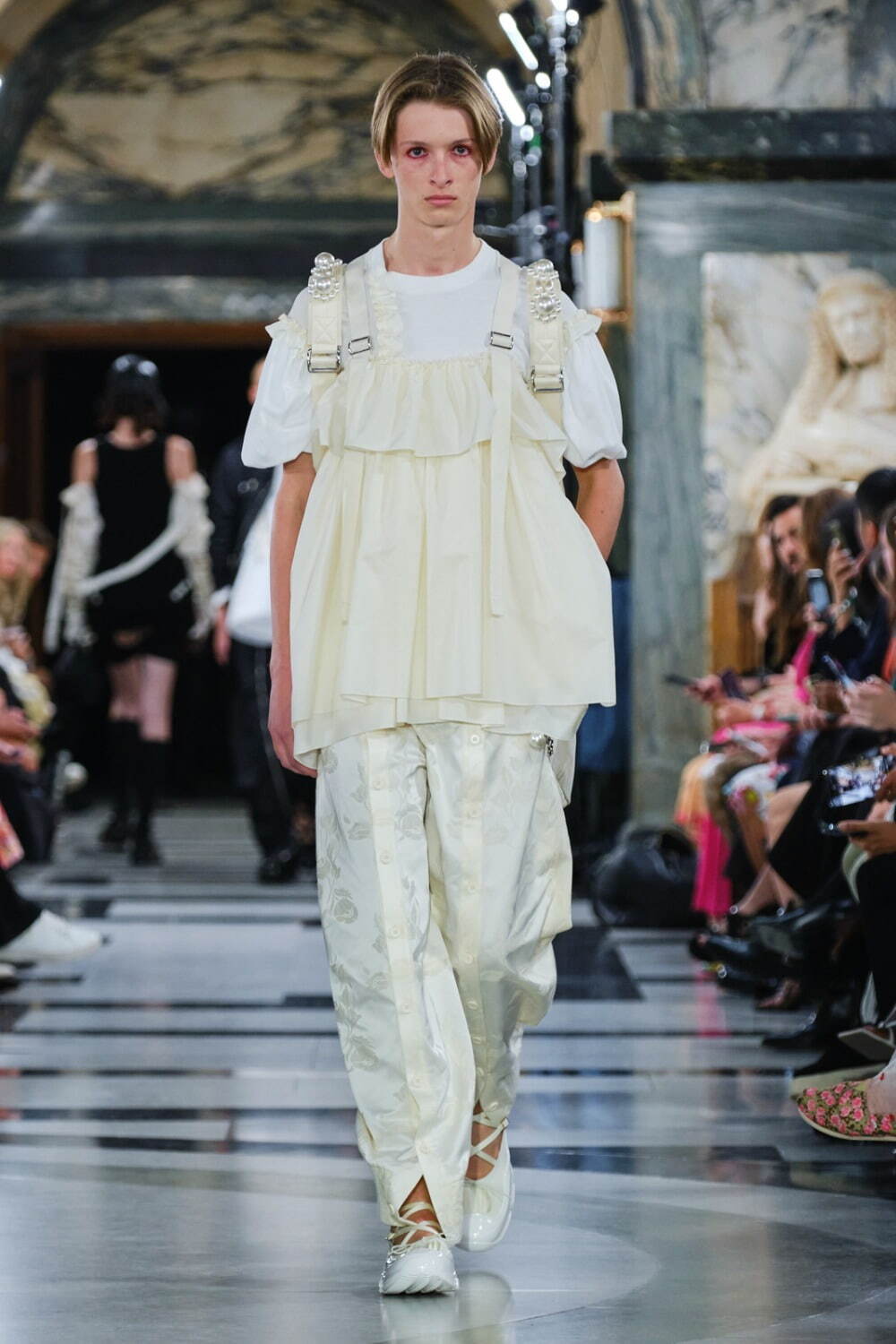 シモーネ ロシャ(SIMONE ROCHA) 2023年春夏ウィメンズ&メンズコレクション  - 写真18