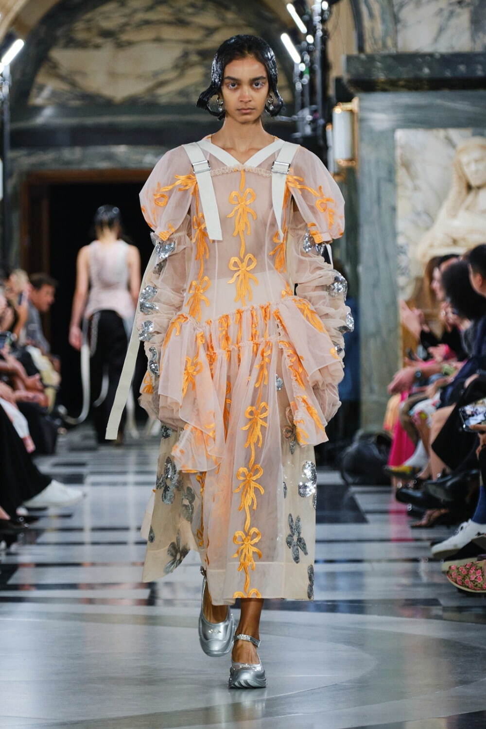 シモーネ ロシャ(SIMONE ROCHA) 2023年春夏ウィメンズ&メンズコレクション  - 写真27