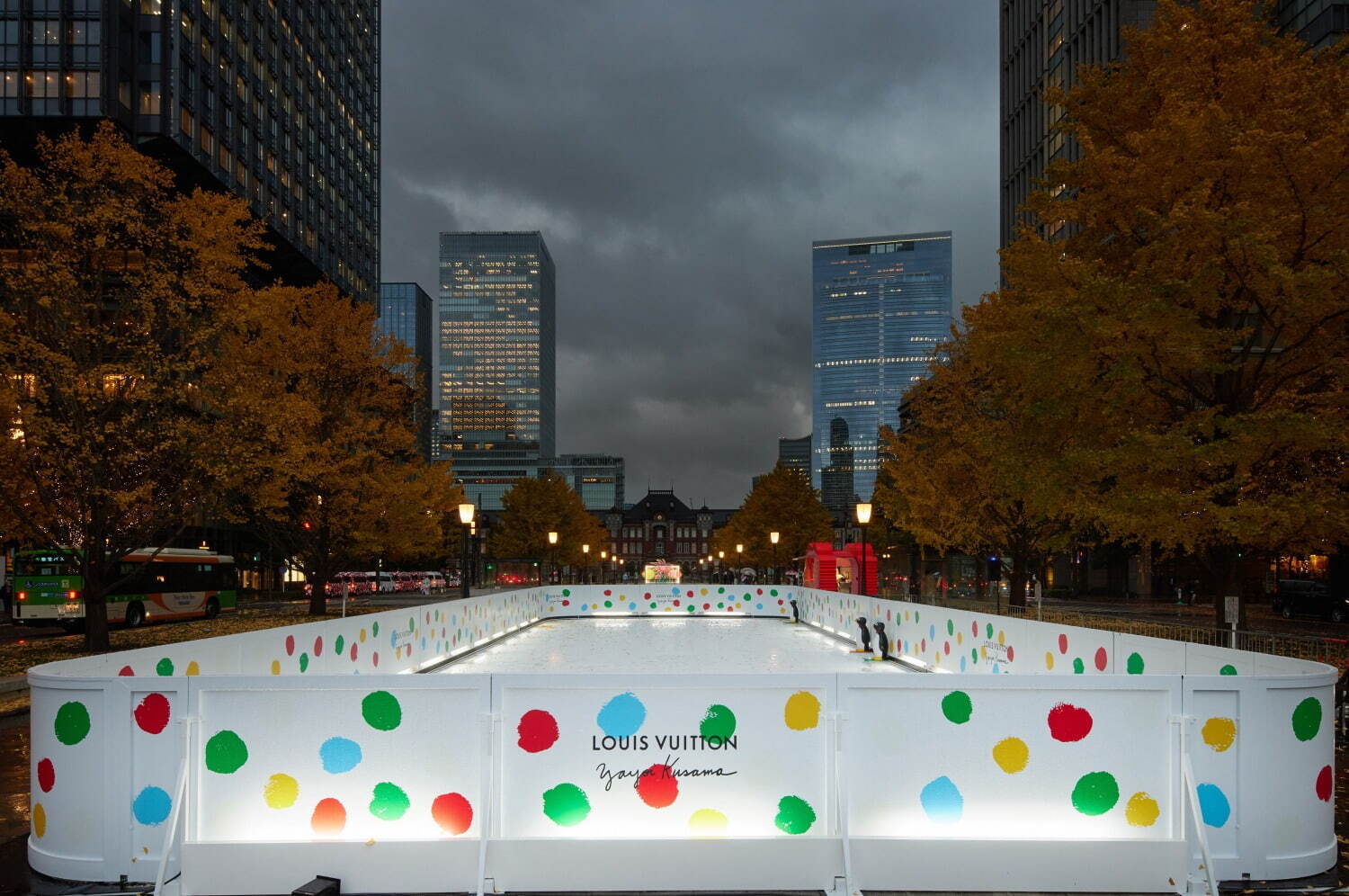 行幸通り：Marunouchi Street Rink