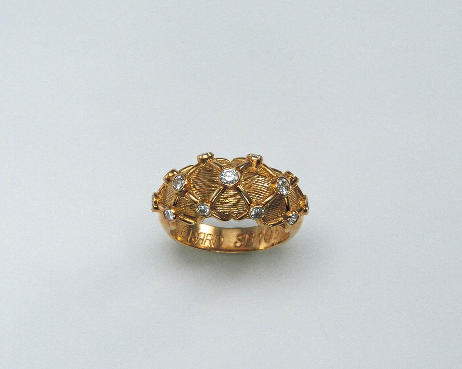 《ダイアナ元妃のダイヤモンド リング》1985年 ルイ・ジェラール作 フランス 穐葉アンティークジュウリー美術館蔵［特別出品］