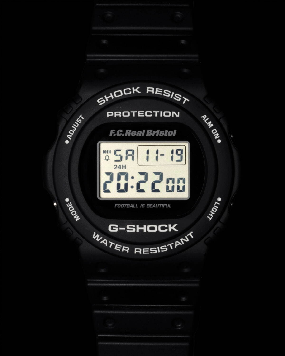 G-SHOCK×エフシーレアルブリストルのコラボ腕時計、バックライトで