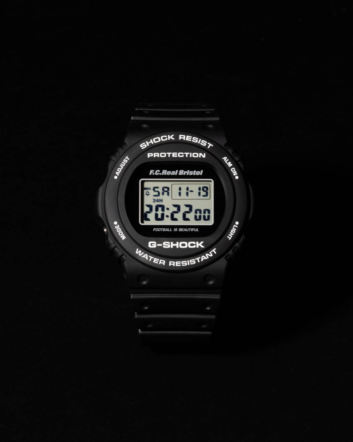 G-SHOCK×エフシーレアルブリストルのコラボ腕時計、バックライトで“Bristol”ロゴ｜写真8