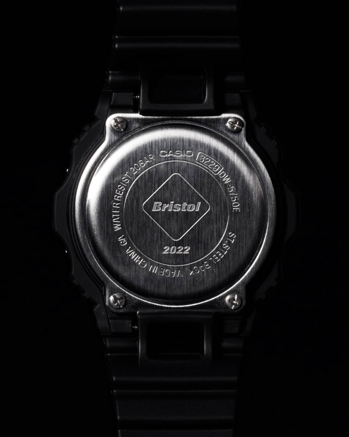 G-SHOCK×エフシーレアルブリストルのコラボ腕時計、バックライトで“Bristol”ロゴ｜写真3