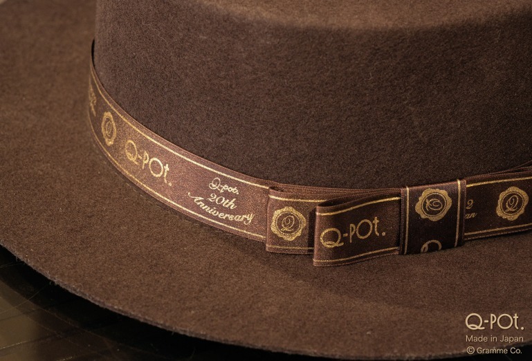 Q-pot.新作“チョコレート”ベレー帽＆カンカン帽、板チョコデザインや20周年ロゴのリボン付き｜写真2