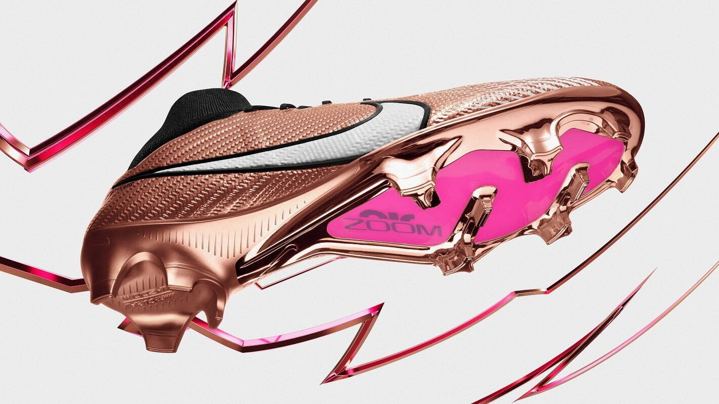 ナイキフットボール新作スパイクシューズ「ジェネレーション パック」輝くコッパー×ピンクで - ファッションプレス