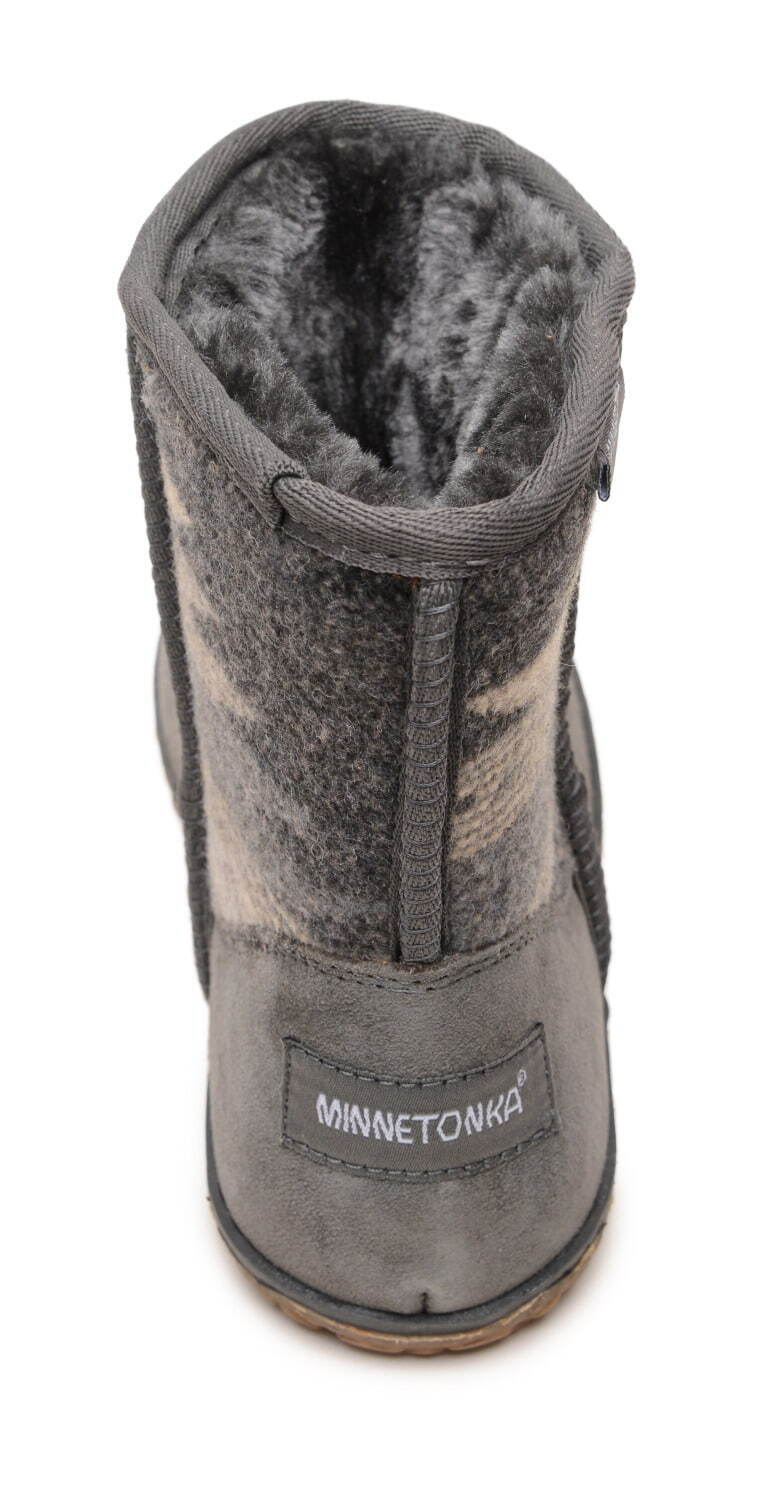 ミネトンカ22秋冬の新作ブーツ、“あったか”ジオメトリー柄ブーツ＆モカシン｜写真8