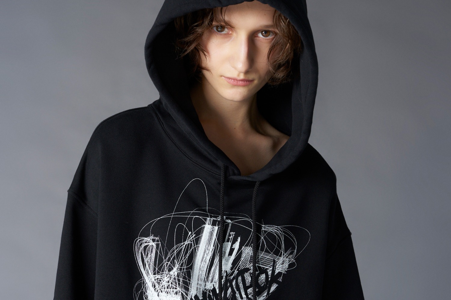 Ground Yのクリスマス限定Tシャツ＆フーディー、ペン画やデジタルモザイクの“花”プリント