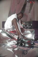 アキコアオキ“翡翠パターン”の立体ソールシューズ、スリー トレジャーズとコラボ｜写真13