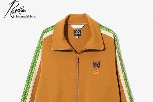 ニードルズ×サスクワァッチファブリックスが初コラボ、刺繍サイドテープのトラックジャケット＆パンツ