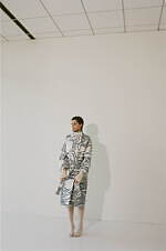 イン×ステュディオス、曲線模様のダブルコート＆シャーリングドレスやデニムジレ｜写真22