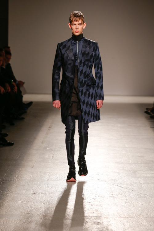 写真33 34 ジョン ガリアーノ John Galliano 14 15年秋冬メンズコレクション ファッションプレス 写真33 34 ジョン ガリアーノ John Galliano 14 15年秋冬メンズコレクション ファッションプレス