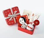 よーじや初クリスマスコフレ、銘品“あぶらとり紙”＆ハンドクリームを限定キラキラ缶で｜写真3