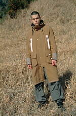 アンドワンダー×バブアー“アースカラー”のウェア＆バッグ、リフレクターが輝くジャケット｜写真13