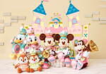 ディズニーストアの限定アイテム、“マーチングバンド”衣装のミッキーマウスぬいぐるみ＆雑貨など｜写真1